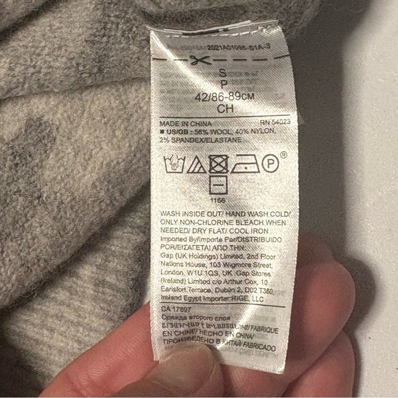 Banana Republic Kids Gray Camouflage Small Sweater - Picture 8 of 10